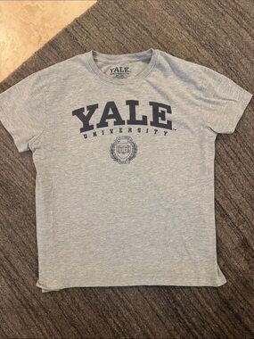 M Yale tee